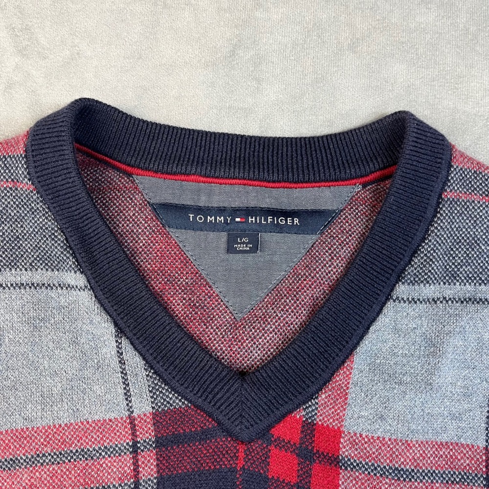 Tommy Hilfiger Plaid V-Neck Sweater Men's Large Gray Red Cotton Blend - Picture 3 of 8